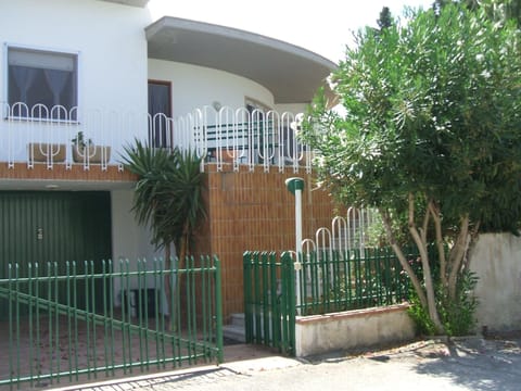 Villa Aliotis Chalet in Alcamo