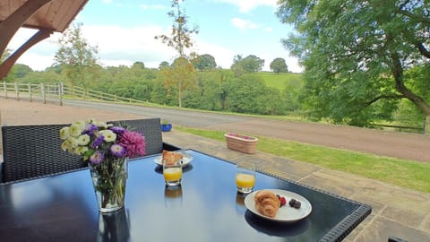 The Stables Apartment - Northwood Farm House in Staffordshire Moorlands District