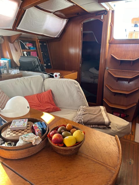 Charme et confort Docked boat in Hyères