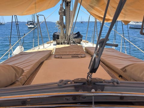 Charme et confort Docked boat in Hyères