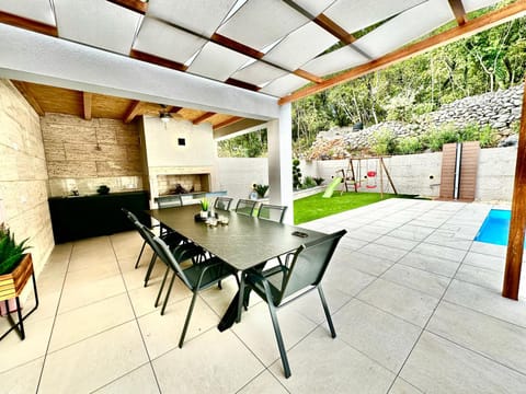 Garden, Balcony/Terrace, Seating area, Dining area, Garden view