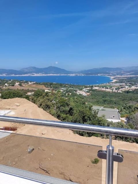 Bella Vita Garancia Grand T3 Neuf avec piscine à Porticcio Apartment in Ajaccio