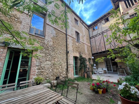 Patio, Facade/entrance