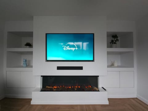 TV and multimedia, Living room, fireplace