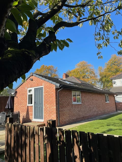 Waterside Cottage Apartment in Preston