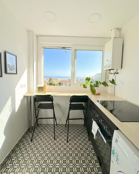 Kitchen or kitchenette, Dining area, Sea view