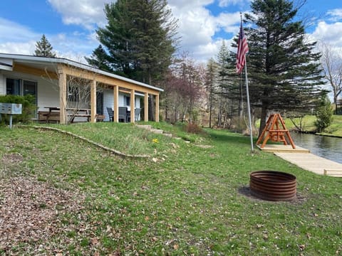 Au Sable River Front House in Grayling