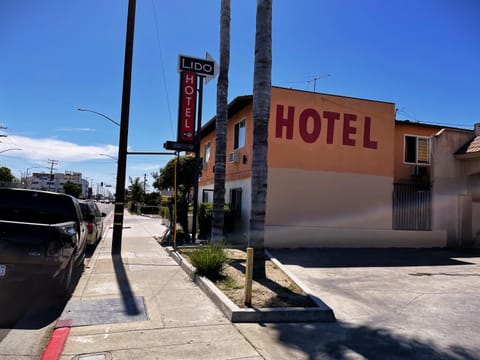 Lido Hotel Motel in Huntington Park