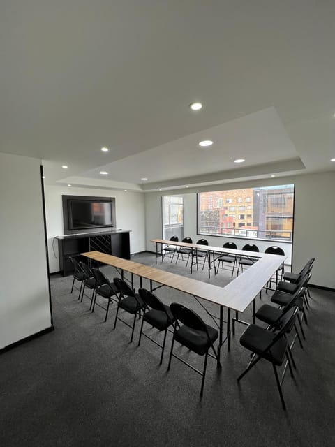 Communal lounge/ TV room, Lounge or bar, Meeting/conference room