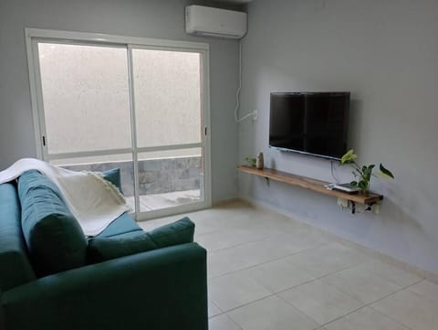 TV and multimedia, Living room, air conditioner