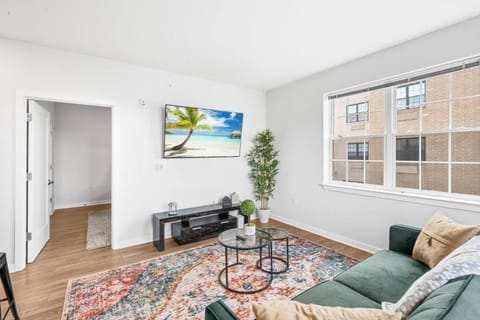 Supreme 2 Bedroom Condo in Prime Jersey City Apartment in Kearny