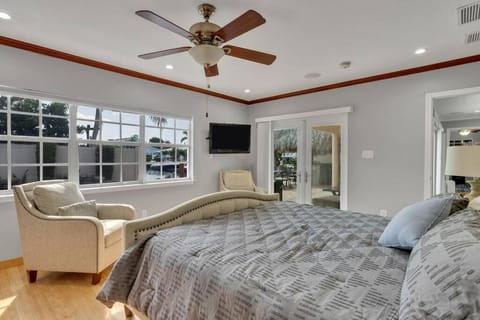 Luxury Water Front, Heated Pool & Jacuzzi, 5bdrm House in Pompano Beach