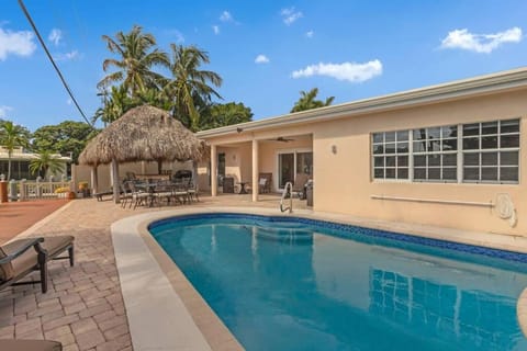 Luxury Water Front, Heated Pool & Jacuzzi, 5bdrm House in Pompano Beach