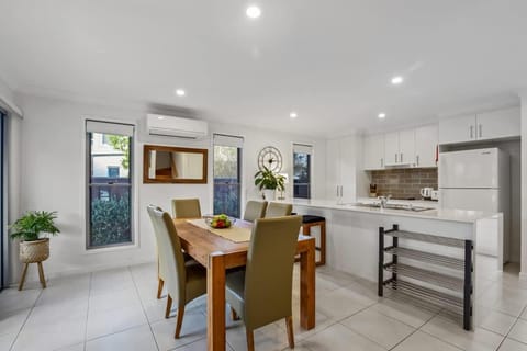 Sunshine Splendour Central & Close to Everything House in Maroochydore