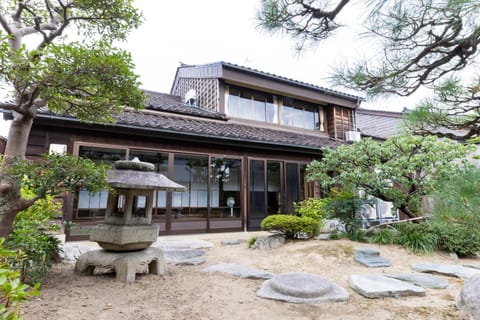 Property building, Day, Garden, Garden view