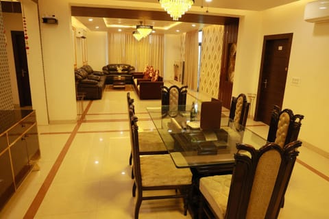 Aravali Residency Bed and Breakfast in Gurugram