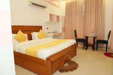 Aravali Residency Bed and Breakfast in Gurugram