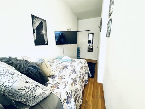 Manhattan UES - Long Room Apartment in Roosevelt Island