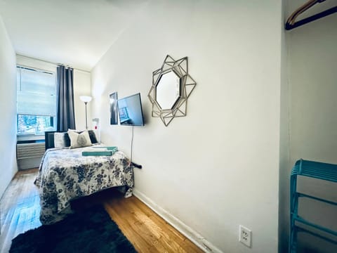 Manhattan UES - Long Room Apartment in Roosevelt Island