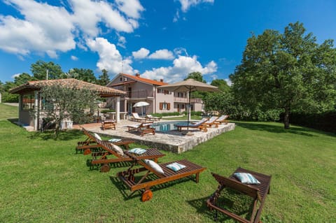 Charmantes Anwesen mit Privatpool, grossem Garten, Tischtennis, Badmintonplatz, BBQ, Outdoor-Kueche House in Istria County