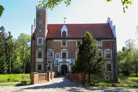 Zamek na wodzie w Wojnowicach Bed and breakfast in Lower Silesian Voivodeship