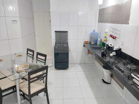 Kitchen or kitchenette, Dining area, stove