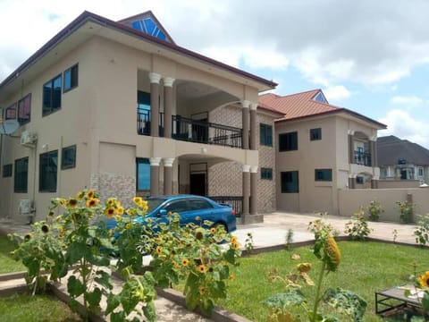 Property building, Spring, Day, Garden, Garden view