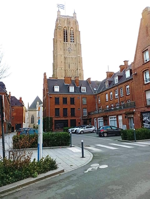 Property building, Street view, Location, Parking