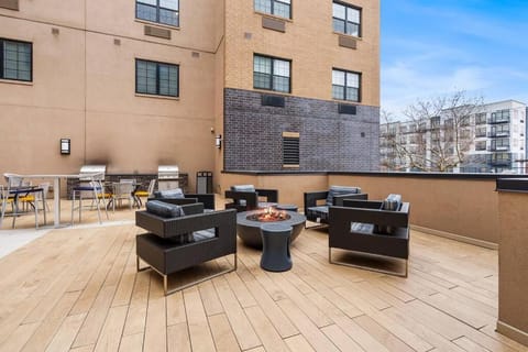 Prime Jersey City Condo Gorgeous and Spacious 2 Bed 2 Bath Apartment in Kearny