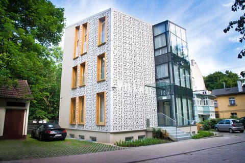 Property building, Facade/entrance, Decorative detail, Street view