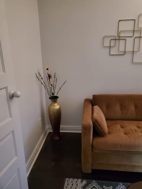 Pet Friendly Netflix Parking Apartment in Thunder Bay