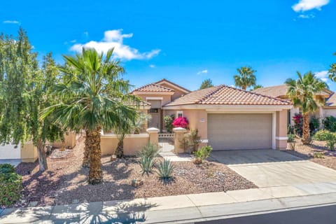 Sun City Palm Desert - 78797 Cadence Lane, Palm Desert House in Indio