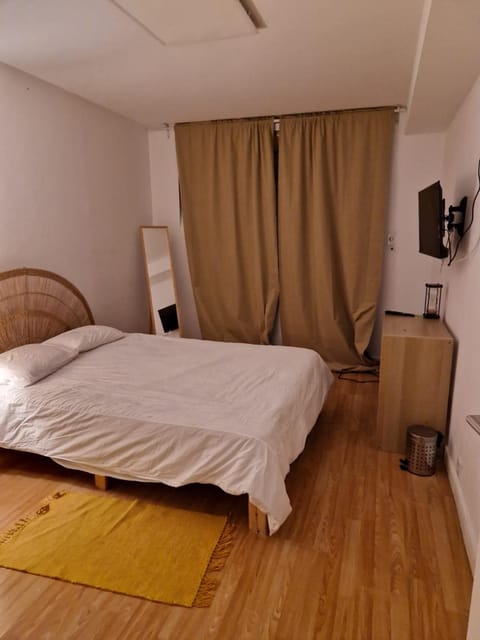 Quarto com wc privativa em Telheiras, Lisboa Vacation rental in Lisbon