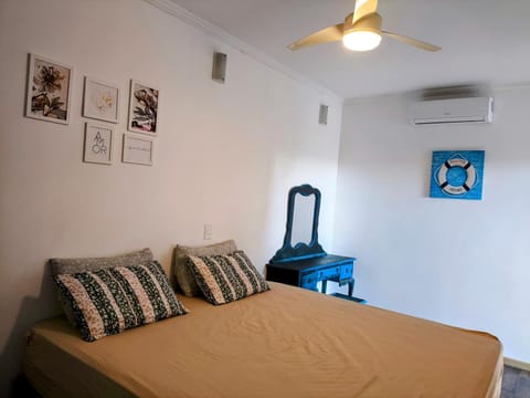 Photo of the whole room, Bedroom, air conditioner