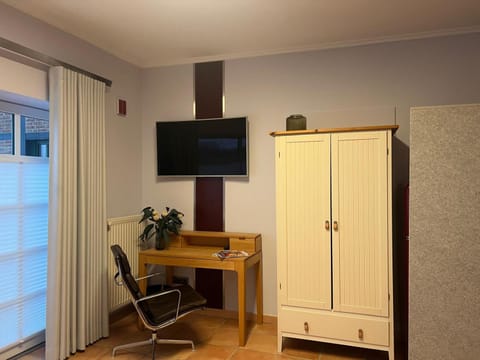 TV and multimedia, wardrobe