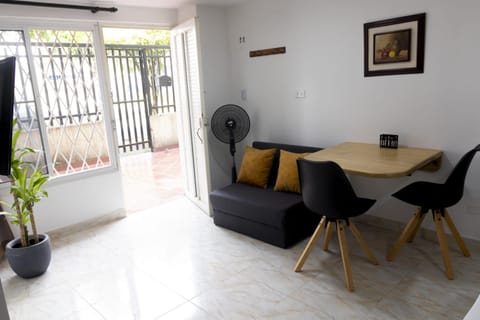 Apartaestudio Norte Residencial - La Merced - 20m2 y Parking Apartment in Cali