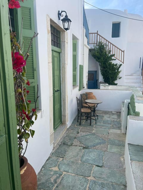 Matsas Mansions House in Folegandros Municipality