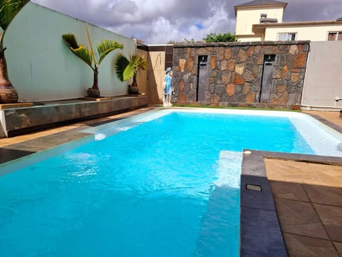 Pool view, Swimming pool, sunbed