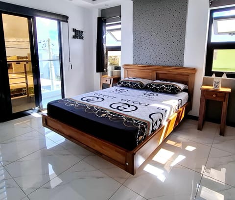 Bed, Photo of the whole room, Bedroom, air conditioner