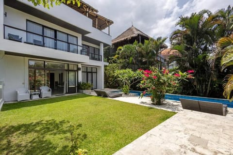 Deluxe Apartment, 75 m from Balian Surf Spot Apartment in West Selemadeg