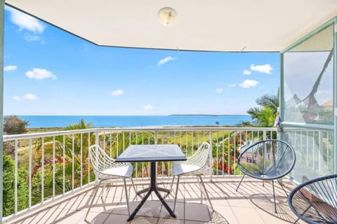 Beach Overlook - Absolute Resort-style Living Apartment in Hervey Bay