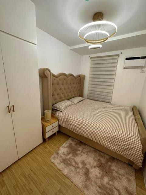 Stylish 2br w Netflix near SM East Ortigas Apartment in Pasig