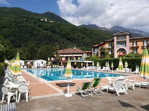 Property building, Swimming pool