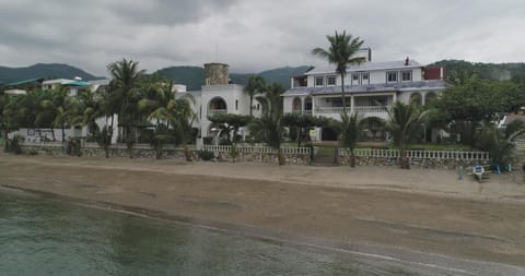 Squares Beachside Apartments Chambre d’hôte in Puerto Galera