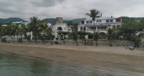 Squares Beachside Apartments Übernachtung mit Frühstück in Puerto Galera