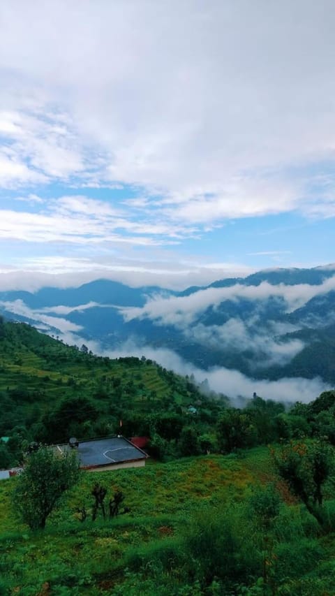 StarGate HomeStay UK A Walk in The Clouds Vacation rental in Uttarakhand