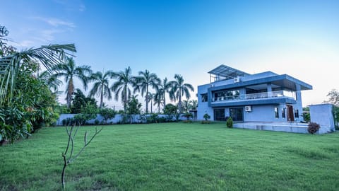 Property building, Garden