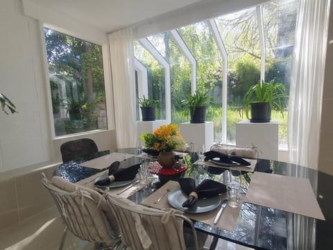 Dining area, Garden view