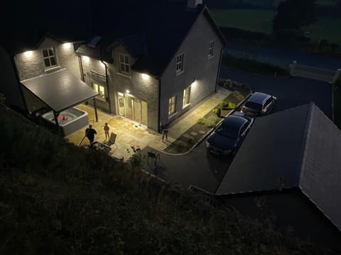 Cloud Nine With Private HotTub - The Last Resort House in Northern Ireland