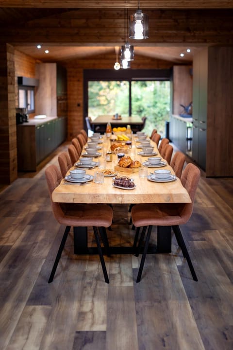 Dining area, Meals